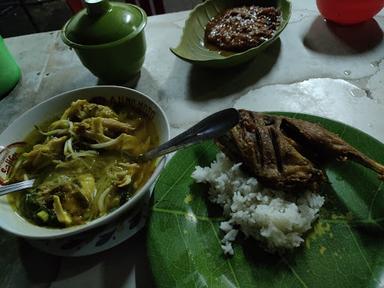 WARUNG PECEL AYAM LAMONGAN CAK YANTO/WOTO