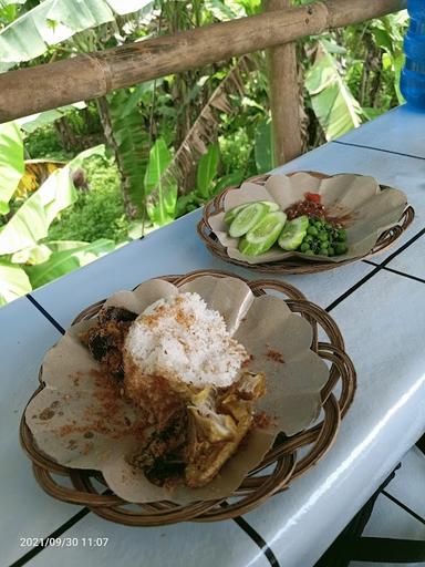 AYAM GORENG SERUNDENG DIMDIM