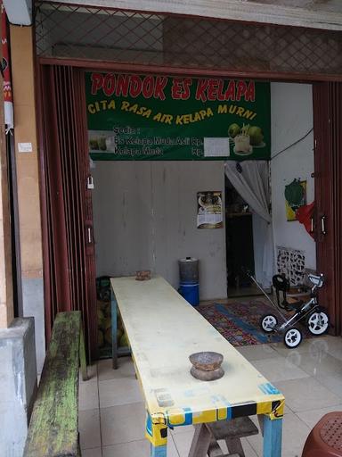 PONDOK ES KELAPA & ES JERUK MAS YOPPY