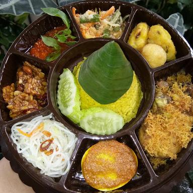 PISANG NUGGET & NASI JIBEUH