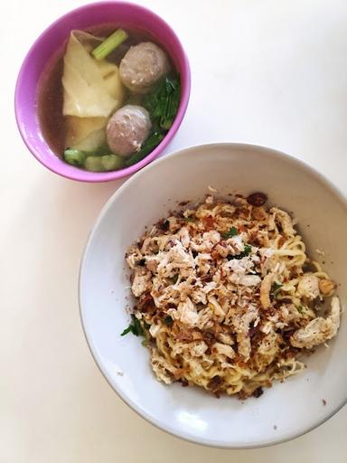 BAKMI AYAM BAKSO PANGSIT RAOS BANDUNG