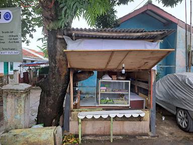 AYAM GORENG TEH YANTI