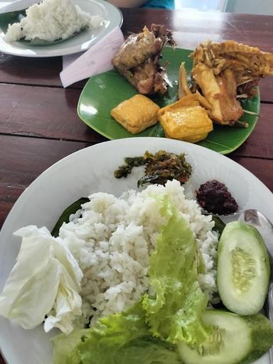 AYAM KAMPUNG JI-WAN PURWAKARTA