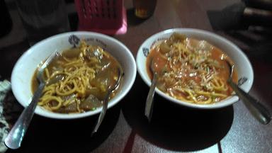 MIE KOCOK