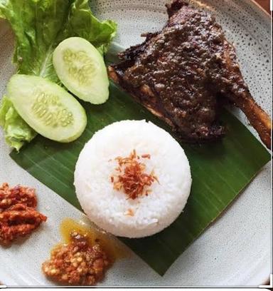 NASI BEBEK MADURA & AYAM GORENG BUMBU HITAM UMAIZA