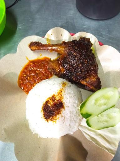 NASI BEBEK MADURA CABANG PASAR REBO