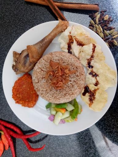 NASI DAN BUBUR GONJLENG MBAH SULTIAH