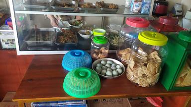 SOTO AYAM KAMPUNG MBAK PUR