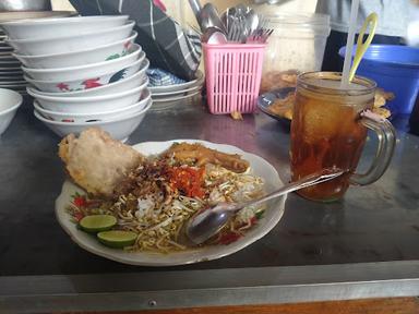 WARUNG SOTO & PECEL MAK YATI