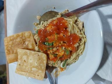 BUBUR & BAKMIE BANDUNG KANG OPIK