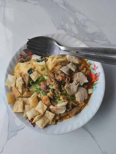 SOTO AYAM &BUBUR AYAM CEKER