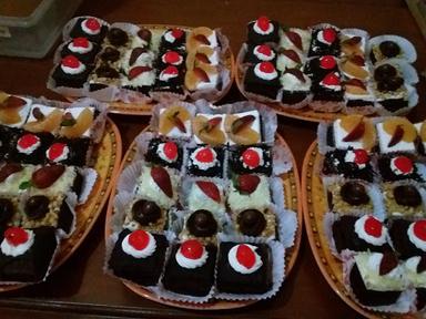 DEWANGGA CAKE & COOKIES