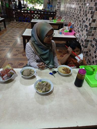 BAKSO & MIE AYAM PAK TOMPEL