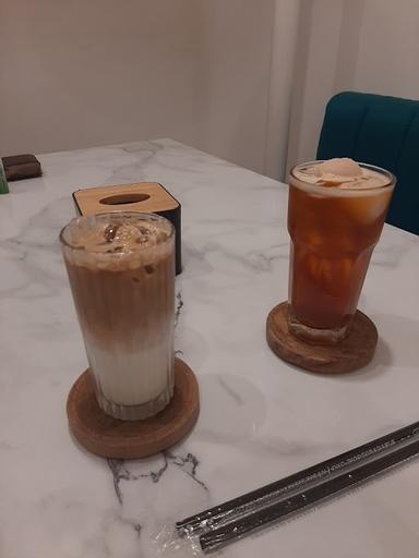 LUNGGUH COFFEE & EATERY