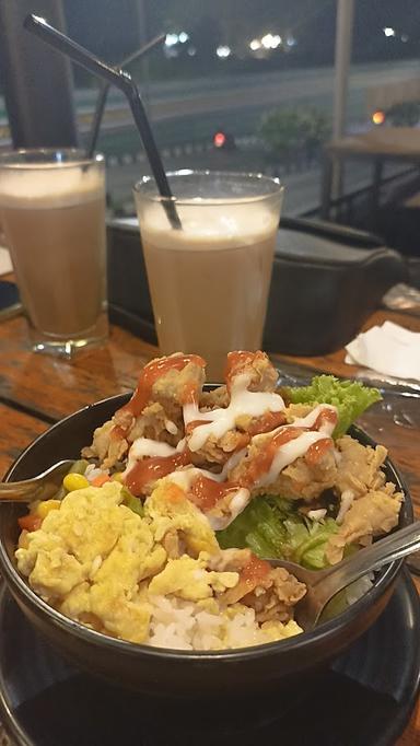 W-UP CAFE (FOOD & COFFEE)