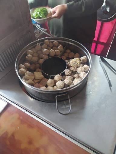 BAKSO & CWI MIE OSKAB NGALAM SOR PELEM