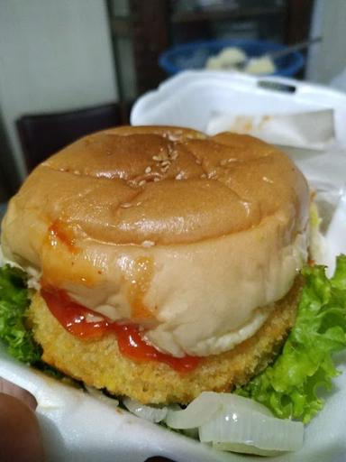 MEL'S BURGER & SOSIS