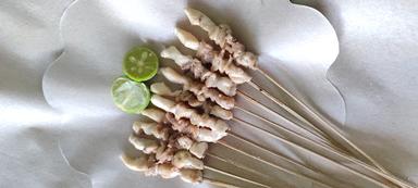 SATE TAICHAN DAN SATE AYAM BETARA