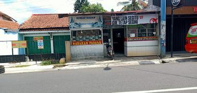 RUMAH MAKAN TANJUNG RAYA MASAKAN PADANG