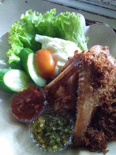 WARUNG BUMIAYU AYAM GORENG DAN BAKAR