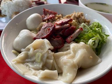 NASI CAMPUR BABI & BA MIE TAN