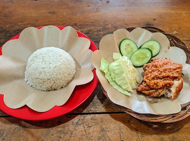 AYAM GEPUK PAK GEMBUS CABANG GRENDENG