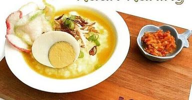 LONTONG OPOR NASI UDUK BU DEWI DEPAN SPN