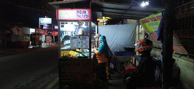 MARTABAK, MOLEN DAN TAHU PLETHOK