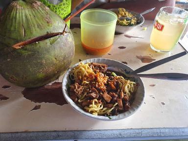 MIE AYAM PAK KUMIS