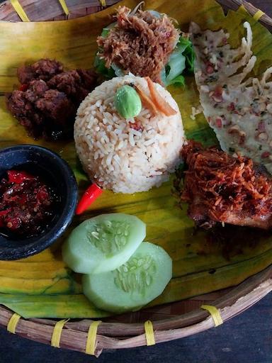 SI PANCI NASI TENONG DAN SROTO SIPANCI