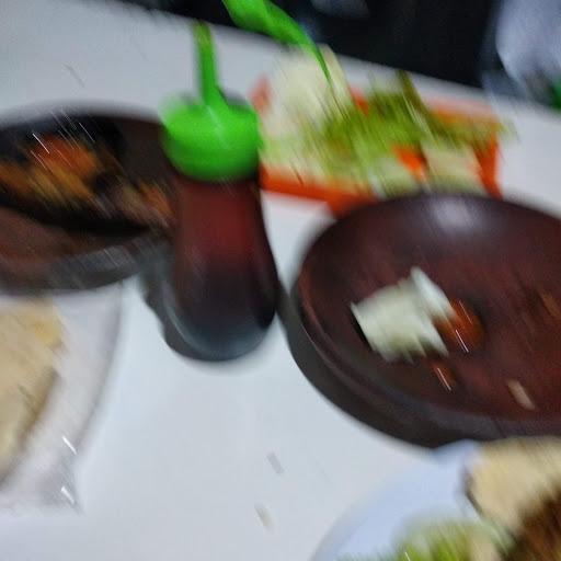 WARUNG MAKAN BU TRI