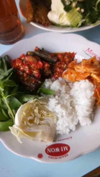 WARUNG NASI JAWA KHAS PURWOKERTO