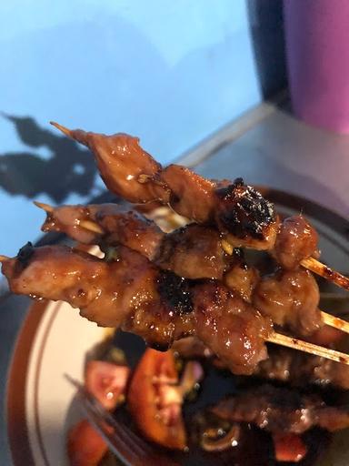 WARUNG SATE AYAM DAN KAMBING MADU PAK RUSWADI