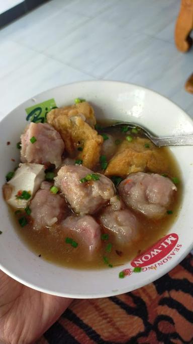 BAKSO PAK TAHAN