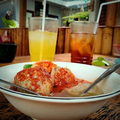 SOEROPATI BAKSO DAN LESEHAN