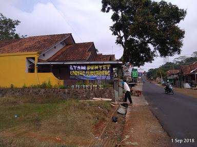 KEDAI AYAM PENYET AMARA 2