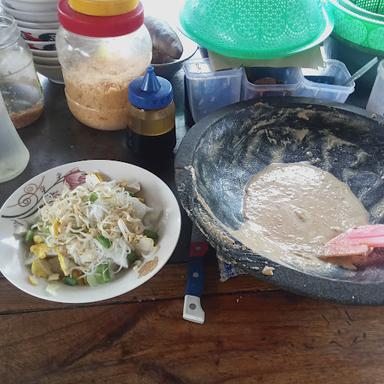 KETOPRAK & SOTO AYAM MADURA