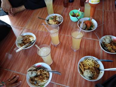 MIE BASO LAKSANA