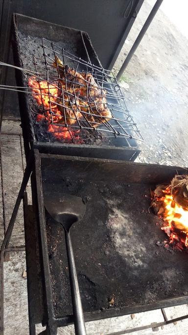 AYAM BAKAR PADARINCANG