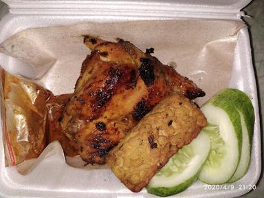 AYAM BAKAR UMMI