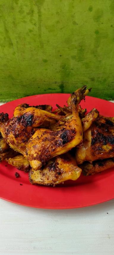 AYAM IKAN BAKAR PEMANCINGAN AZKA