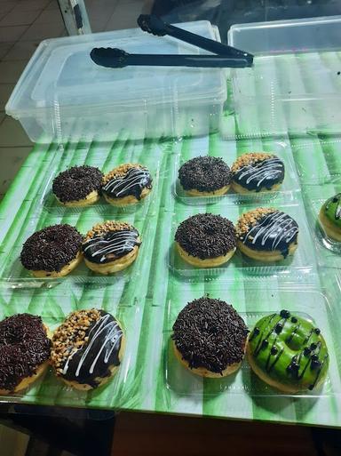 DONAT KENTANG MENOEL