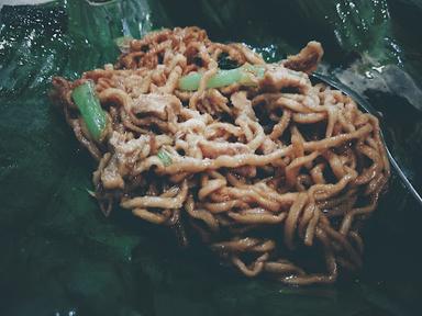 MIE AYAM BAKAR KENARI