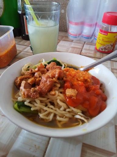 MIE AYAM BAKSO SEDERHANA MAS KUBIL