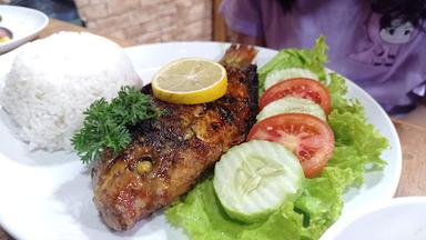 AYAM BAKAR JIMBARAN