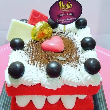 NADIA CHOCAKE