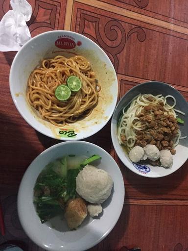 MIE AYAM BAKSO RAGIL