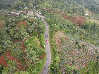 PUNCAK PANENJOAN BARUNO