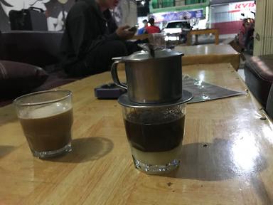 WARUNG KOPI MAK UTI