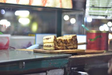 ROTI BAKAR CARI RASA METRO